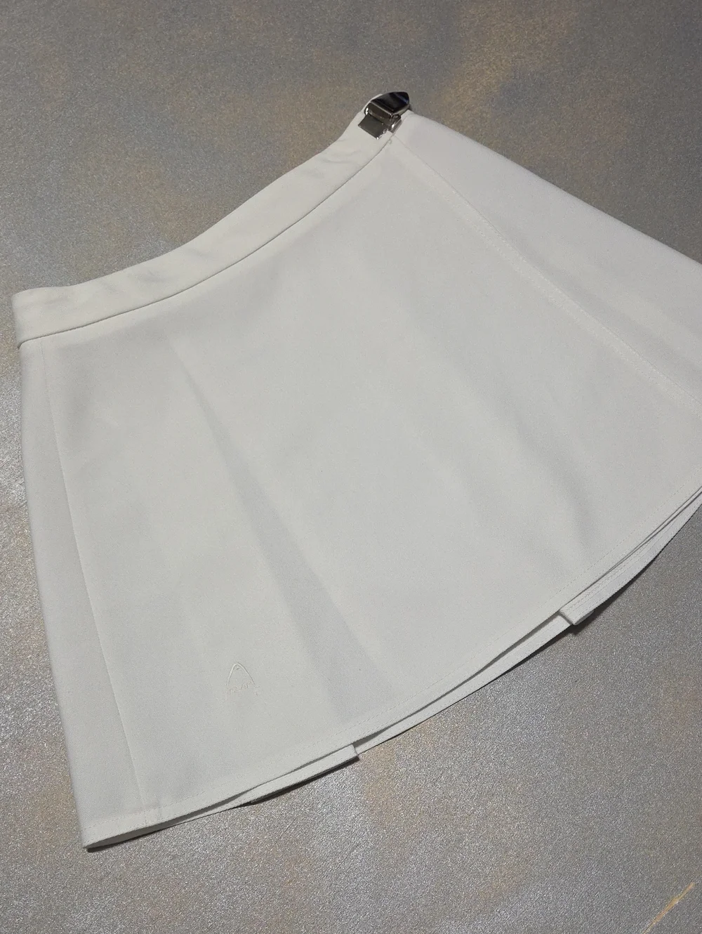 Head White Circle Skater Skirt with Metal Clip VINTAGE